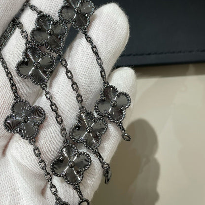 [✨Rose💎]CLOVER 5 MOTIF BLACK BRACELET
