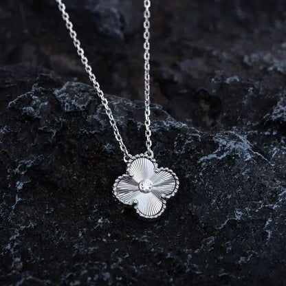 [✨Rose💎]CLOVER  15MM DIAMOND LASER NECKLACE SILVER