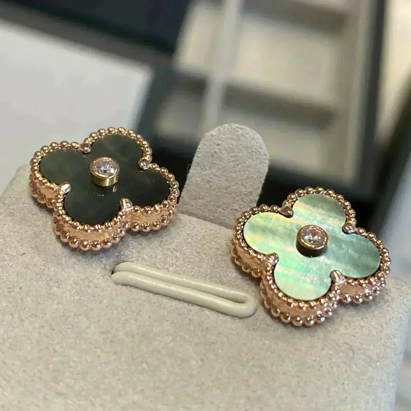[✨Rose💎]CLOVER MEDIUM 1 MOTIFS GRAY MOP  DIAMOND EARRINGS