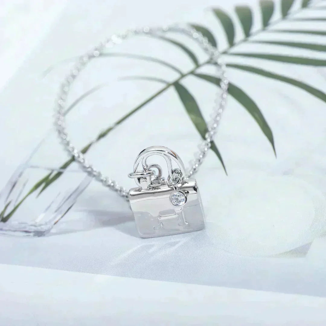 [✨Rose💎]AMULETTE PEDANT SILVER NECKLACE