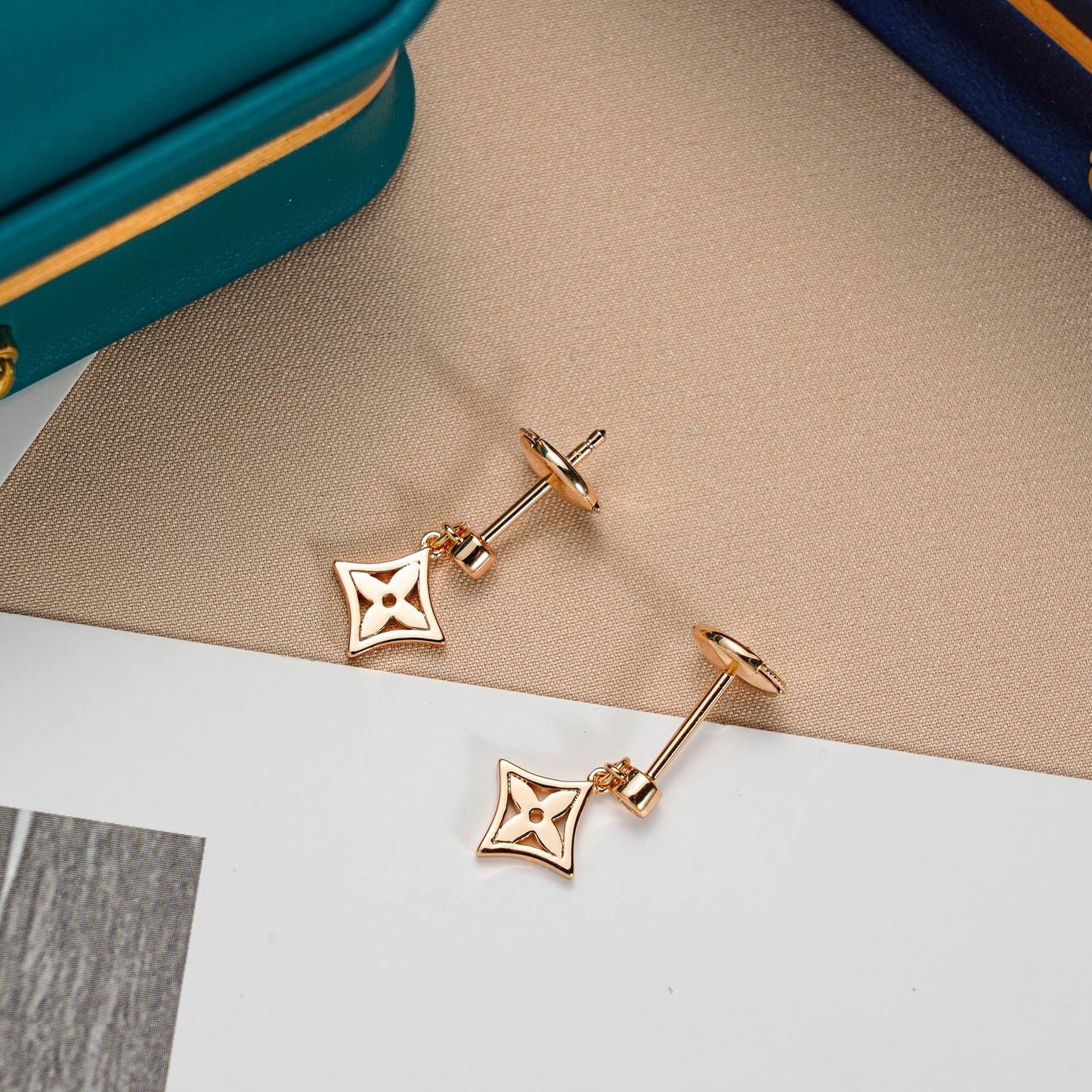 [✨Rose💎]STAR EARRINGS GOLD