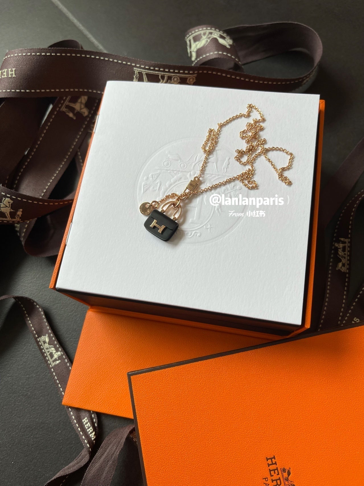 [✨Rose💎]CONSTANCE BLACK PEDANT PINK GOLD NECKLACE