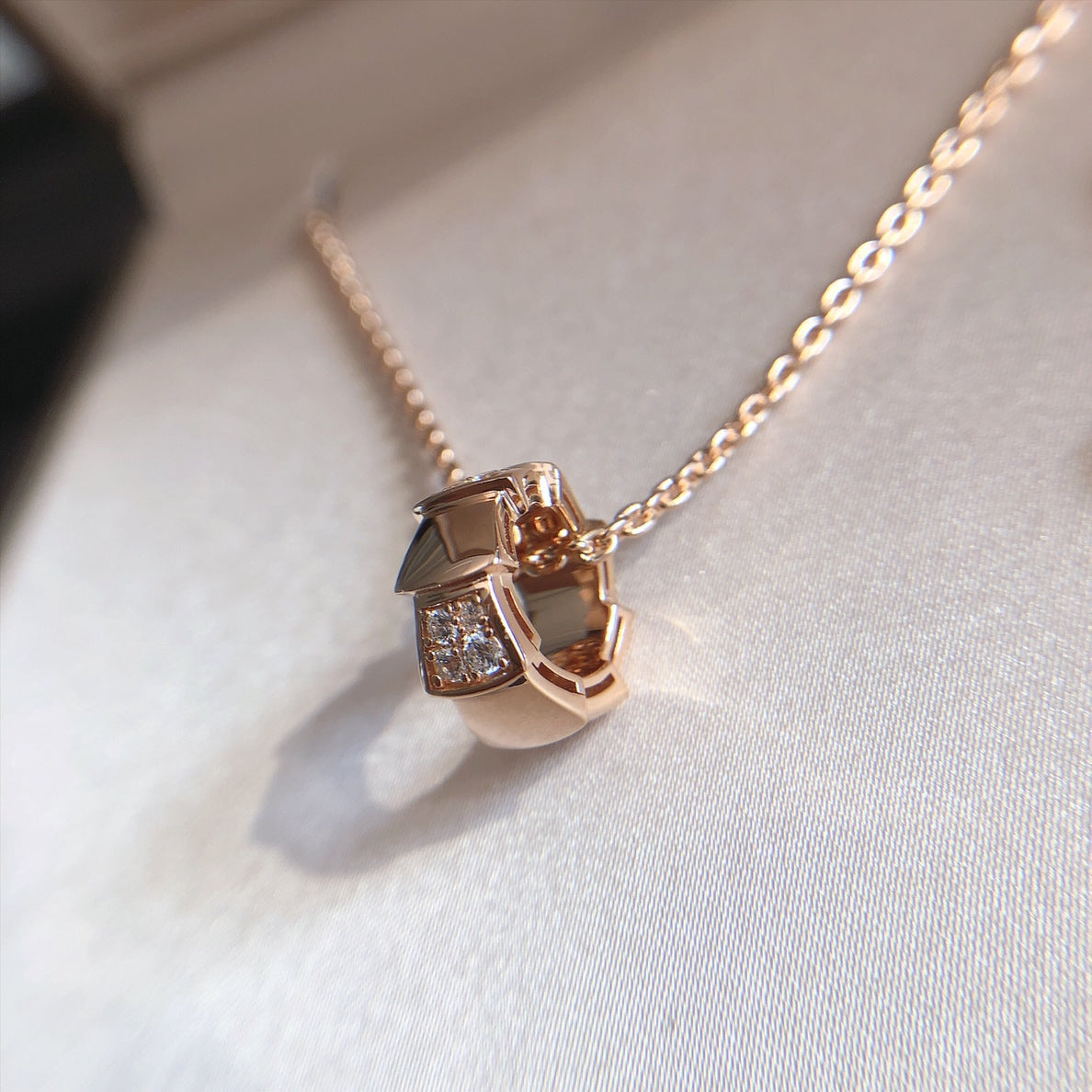 [✨Rose💎]SERPENTI PEDANT DIAMOND PINK GOLD NECKLACE