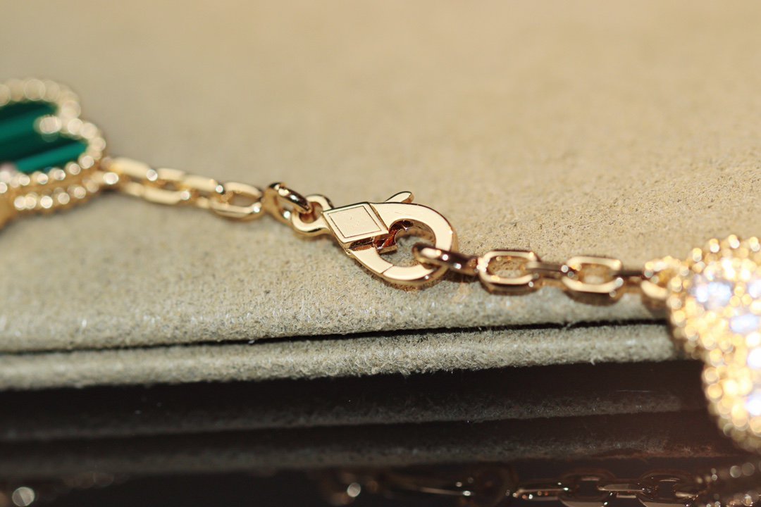 [✨Rose💎]CLOVER 20 MOTIFS ONYX ROSE GOLD