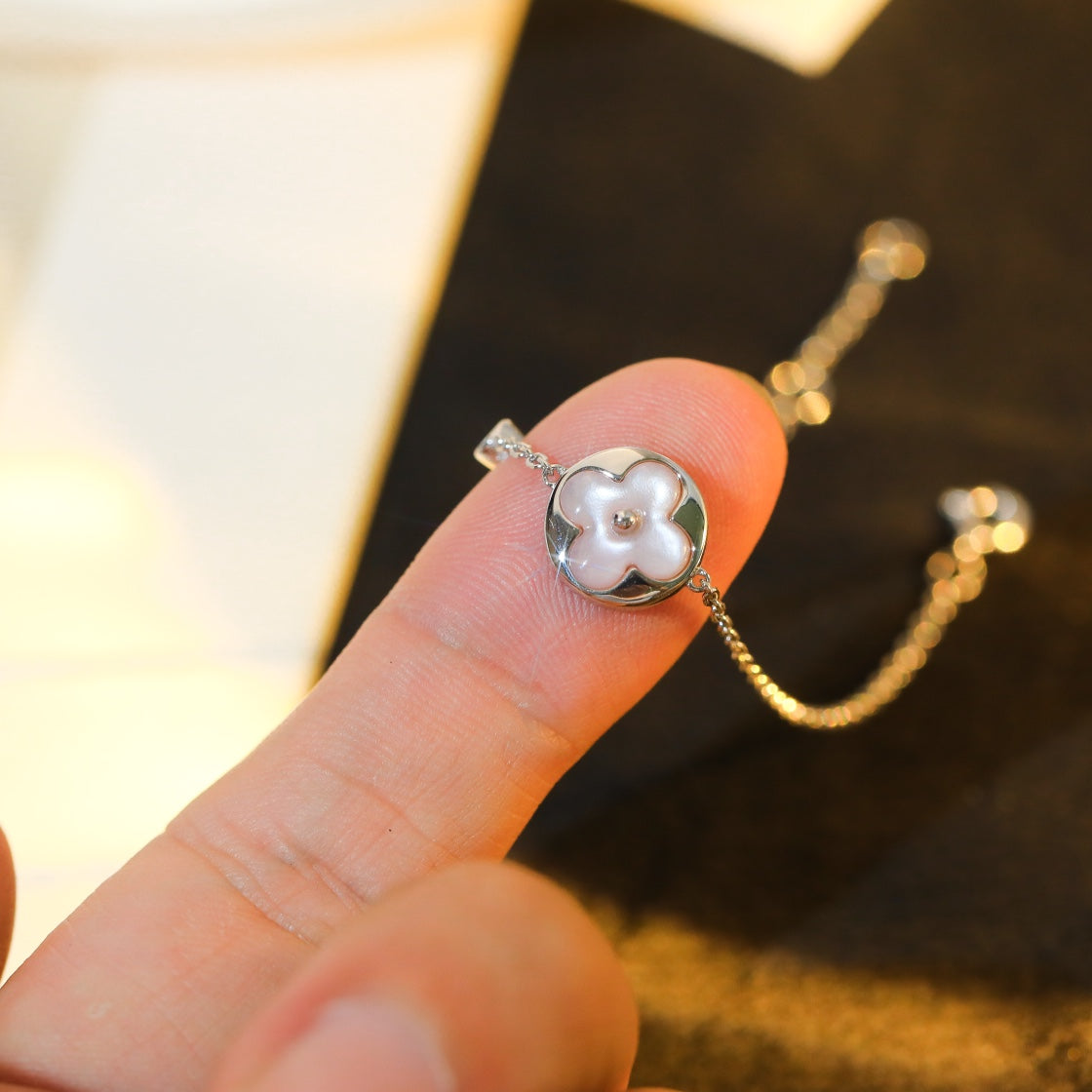 [✨Rose💎]SUN MOTIF PINK MOP SILVER BRACELET