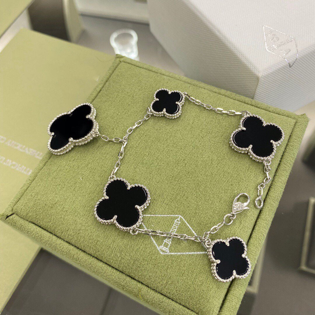 [✨Rose💎]CLOVER 5 MOTIFS SIVLER ONYX BRACELET