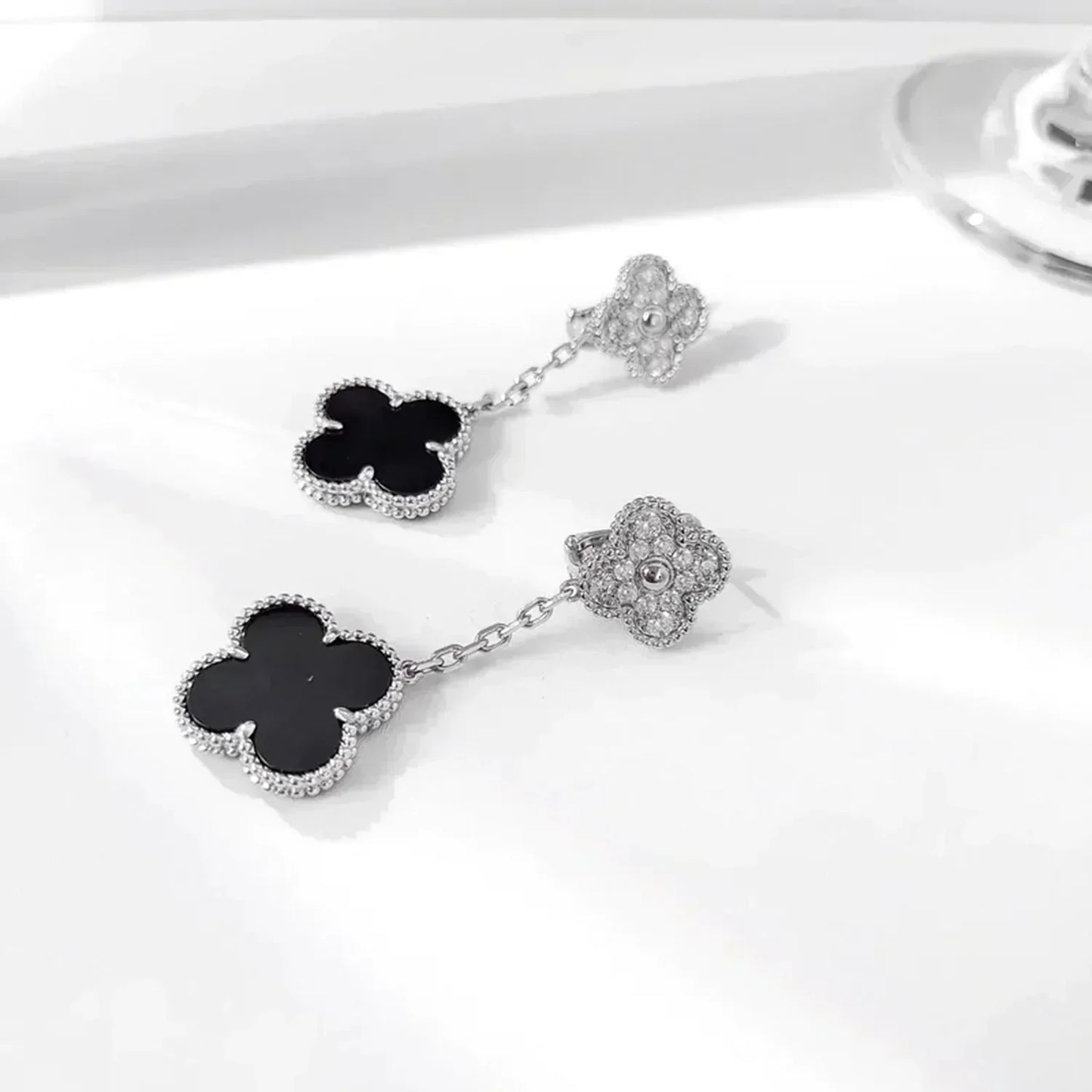 [✨Rose💎]CLOVER 2 MOTIFS  DIAMOND ONYX EARRINGS SILVER