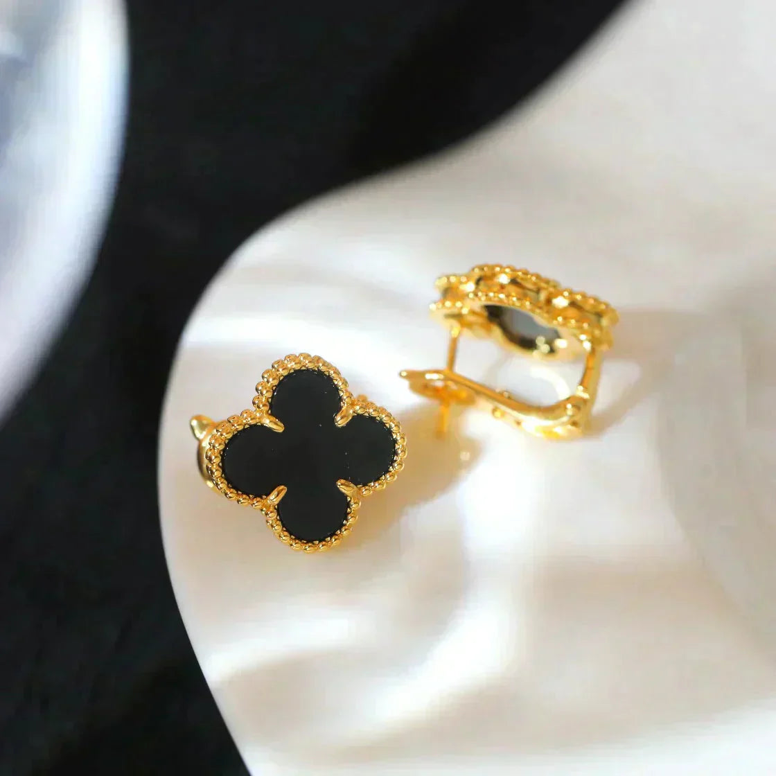 [✨Rose💎]CLOVER MEDIUM 1 MOTIFS  ONYX STUD EARRINGS