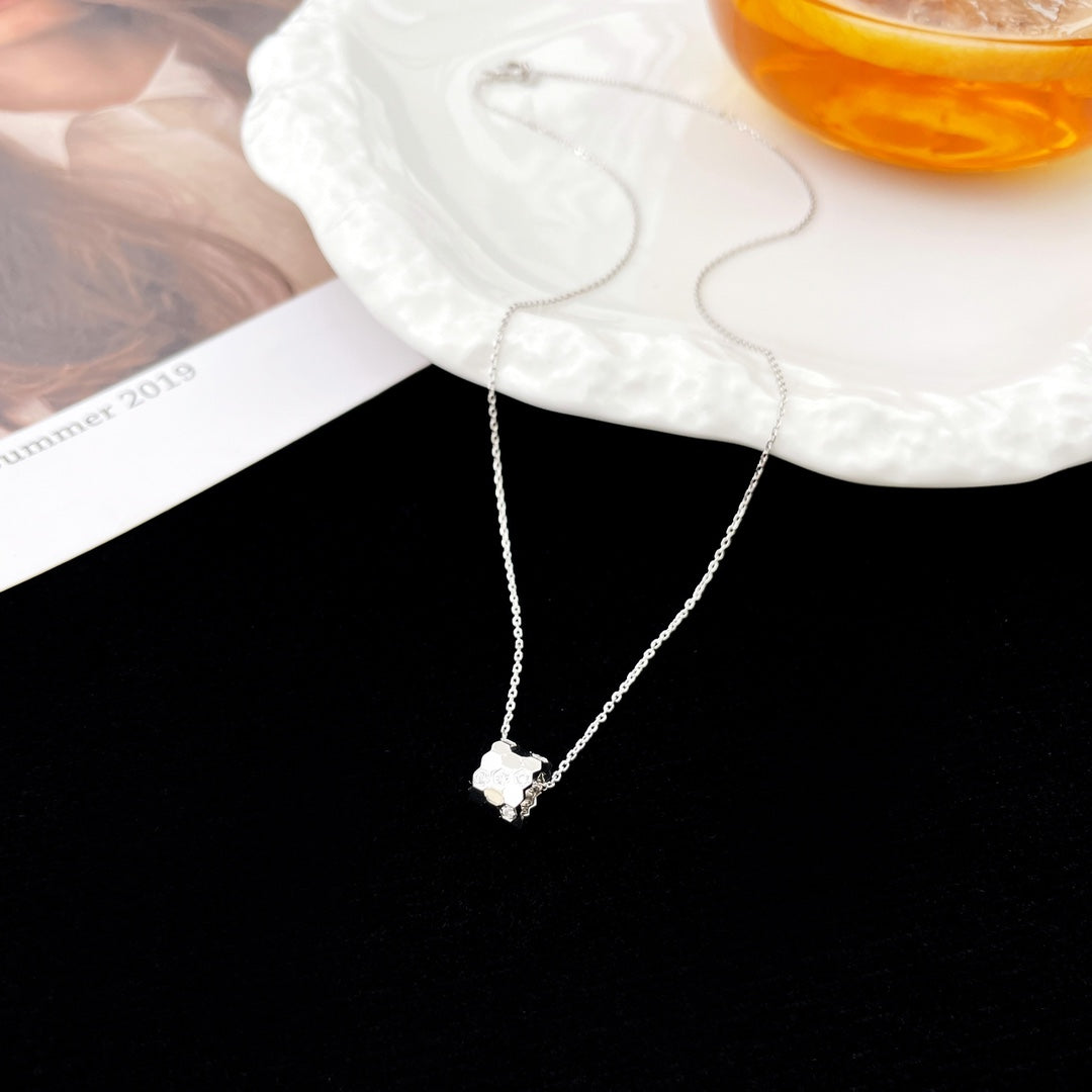 [✨Rose💎]BEE MINI PEDANT DIAMOND NECKLACE