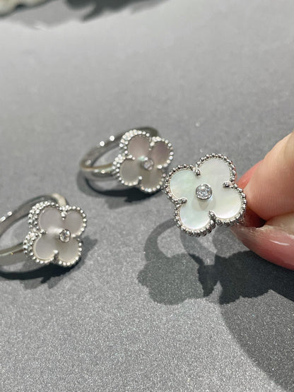 [✨Rose💎]CLOVER SILVER MOP DIAMOND RING