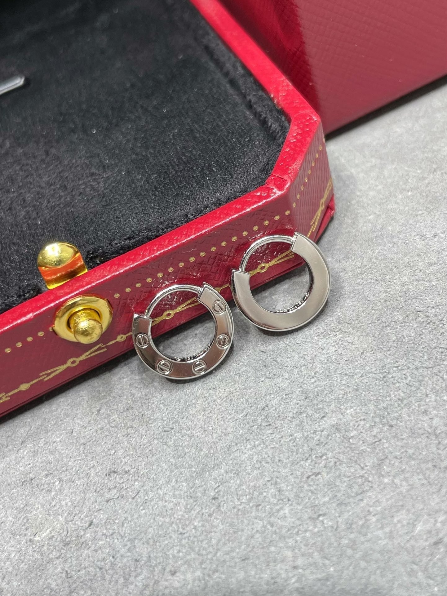 [✨Rose💎]LOVE MINI EARRINGS