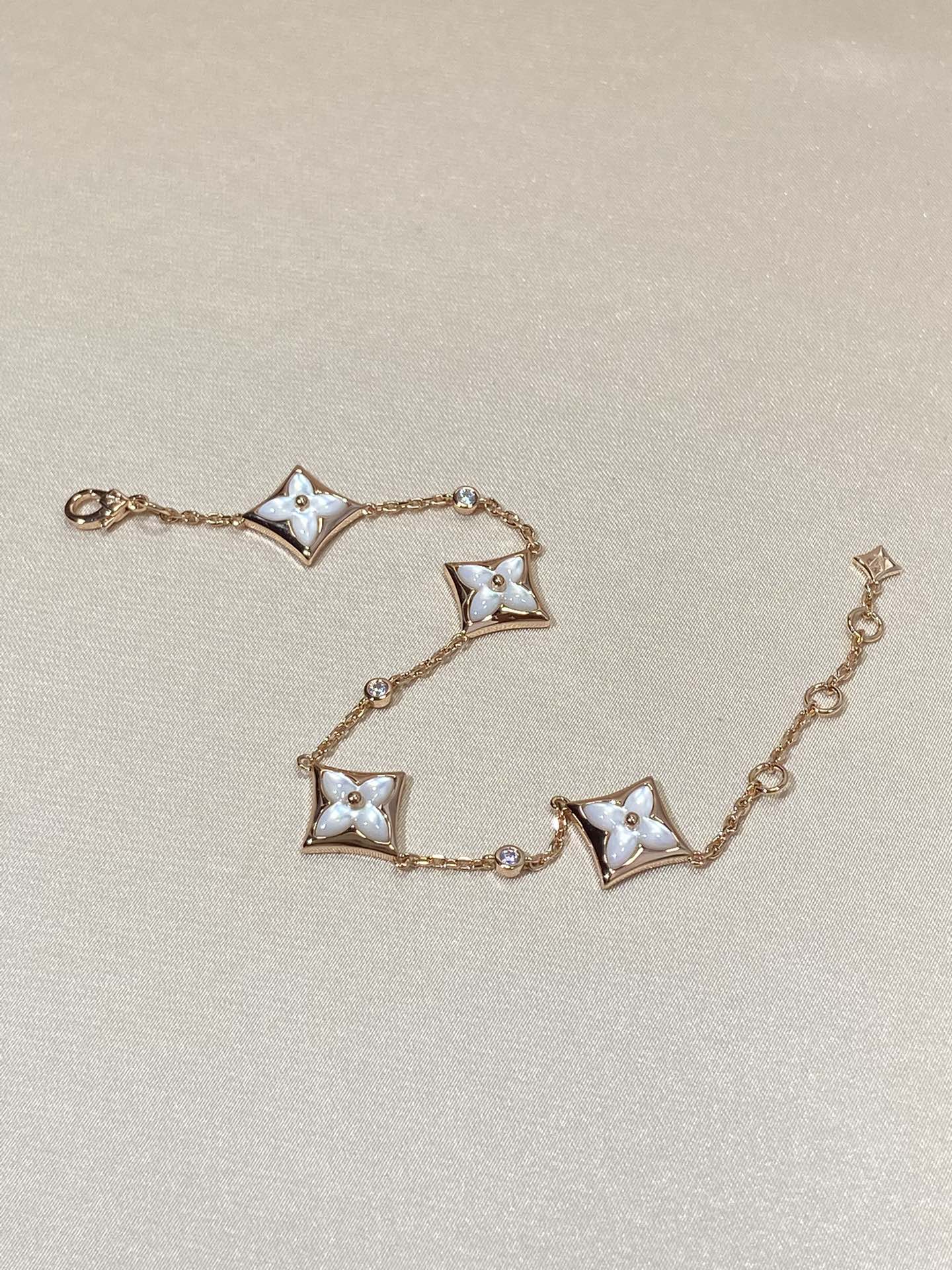 [✨Rose💎]✨Rose💎 4 MOTIF MOP DIAMOND PINK GOLD BRACELET