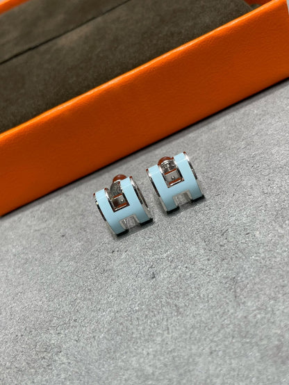 [✨Rose💎]POP H SKY BLUE STUD EARRINGS