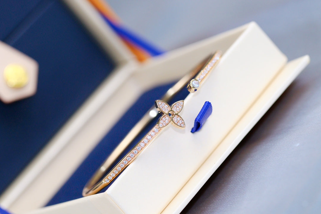 [✨Rose💎]IDYLLE PINK GOLD OPEN BRACELET DIAMOND PAVED