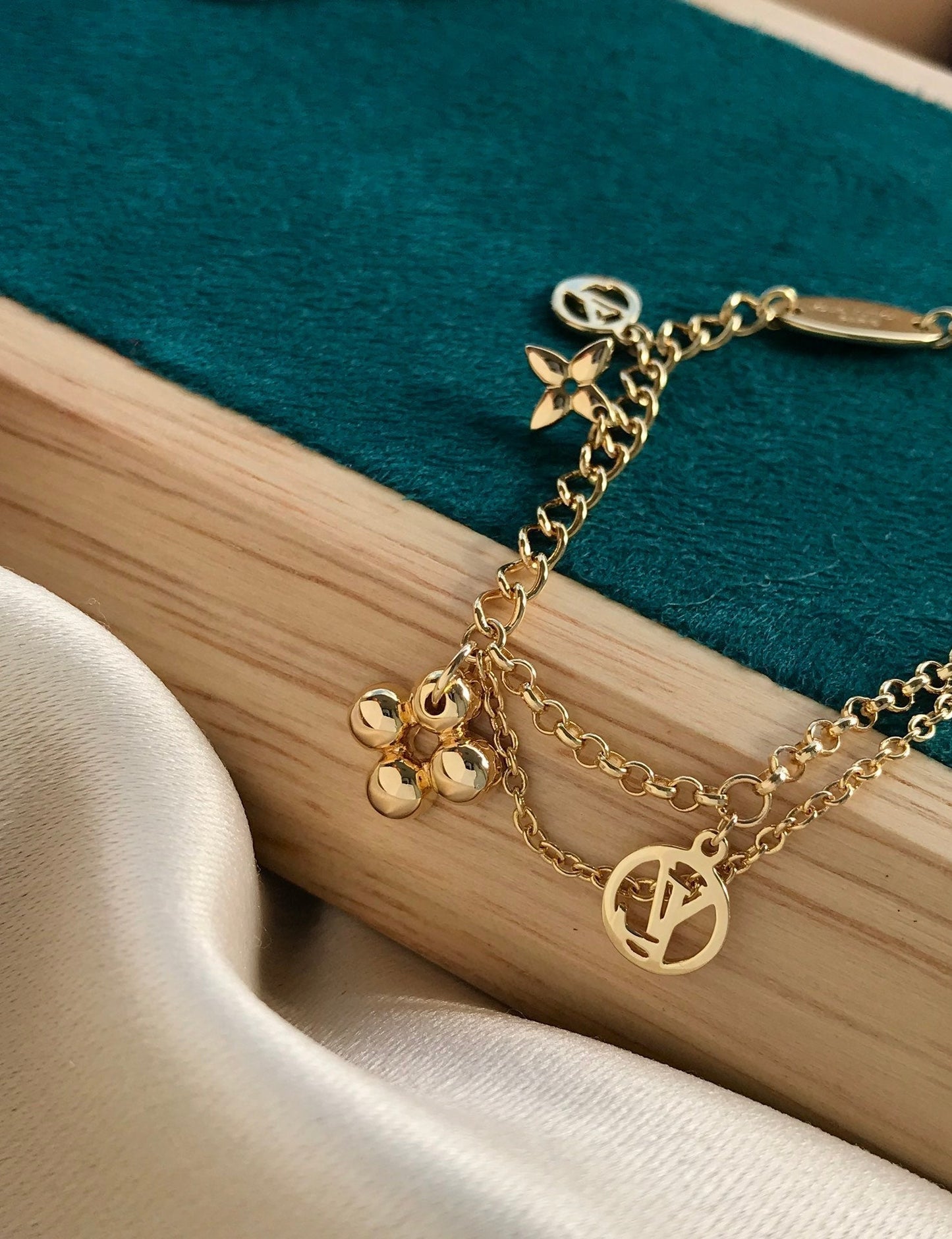 [✨Rose💎]BLOOMING PINK GOLD MOP BRACELET