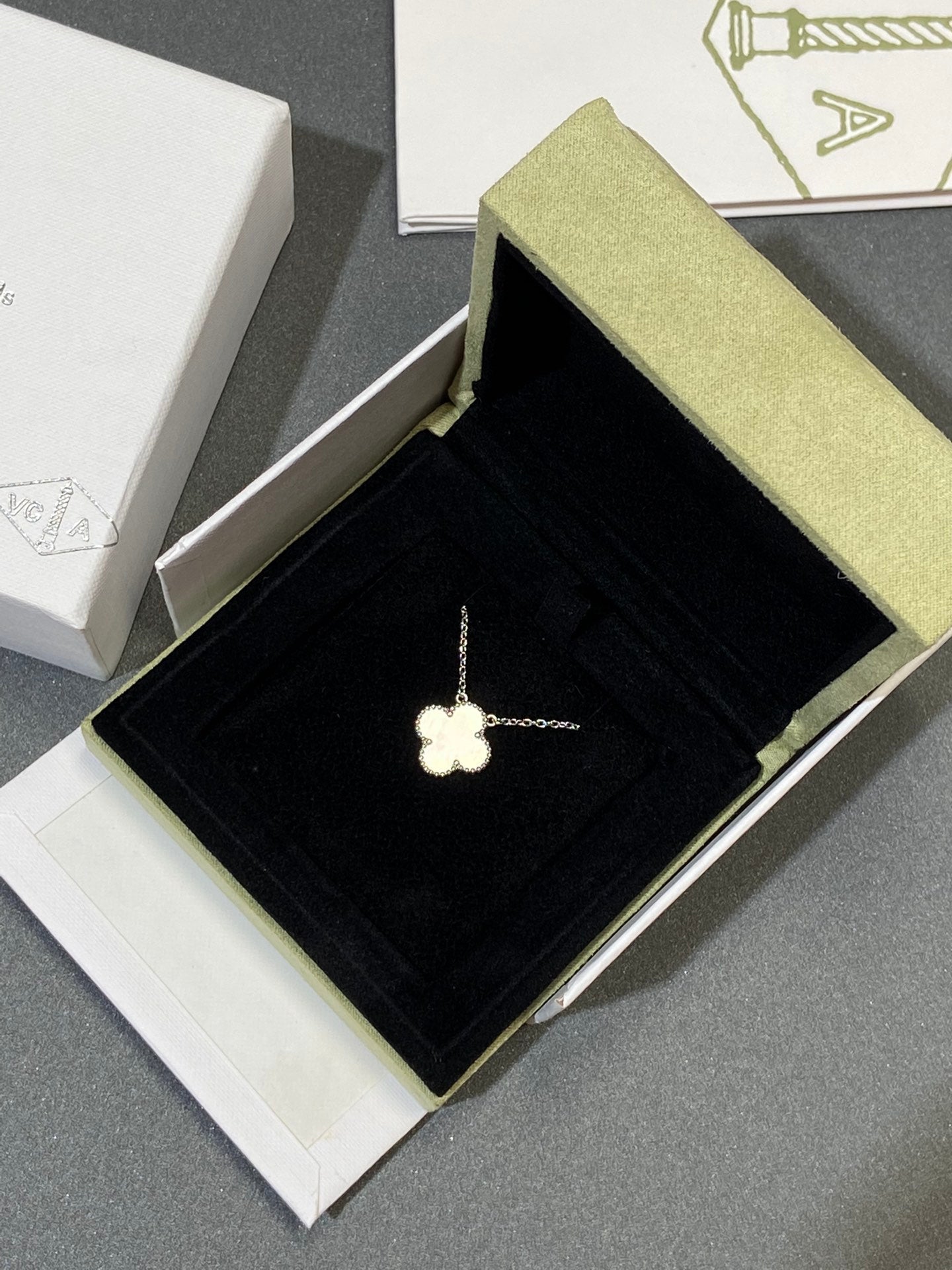 [✨Rose💎]CLOVER MEDIUM SILVER WHITE MOP NECKLACE