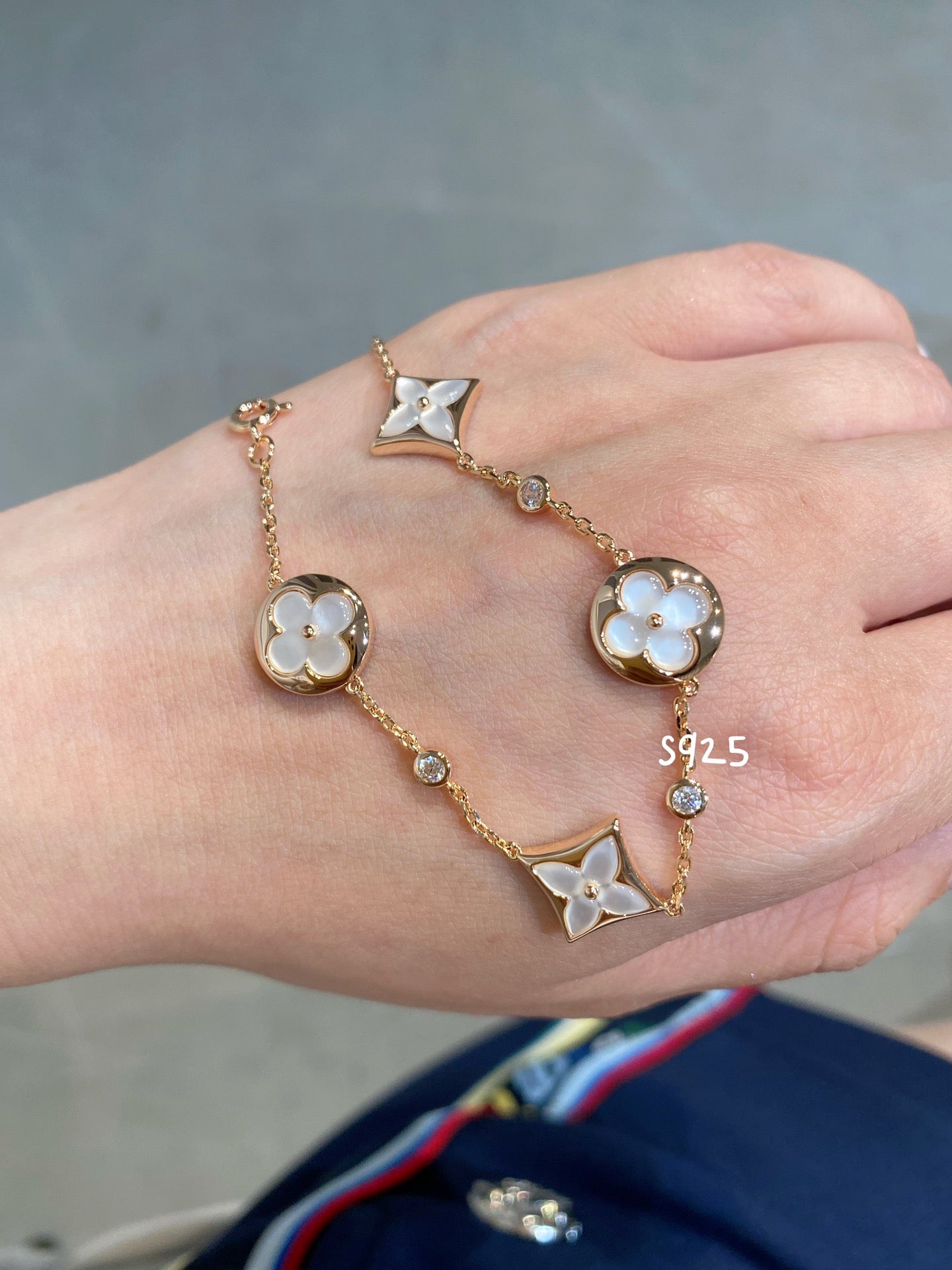 [✨Rose💎]✨Rose💎 AND SUN 4 MOTIF WHITE MOP PINK GOLD BRACELET