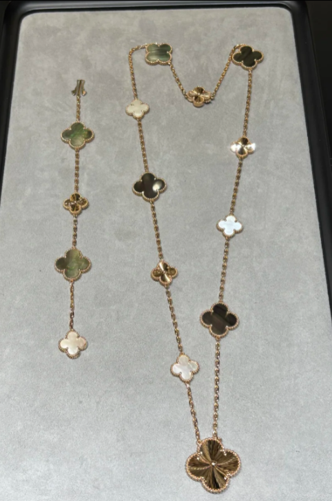 [✨Rose💎]DETACHABLE CLOVER 15(11+4) FLOWER SILVER NECKLACE SET