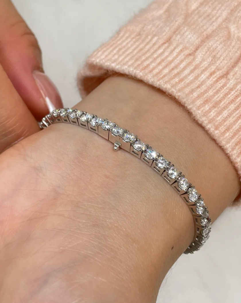 [✨Rose💎]  CLASSIC BASEBALL BRACELAT, 52 DIAMOND