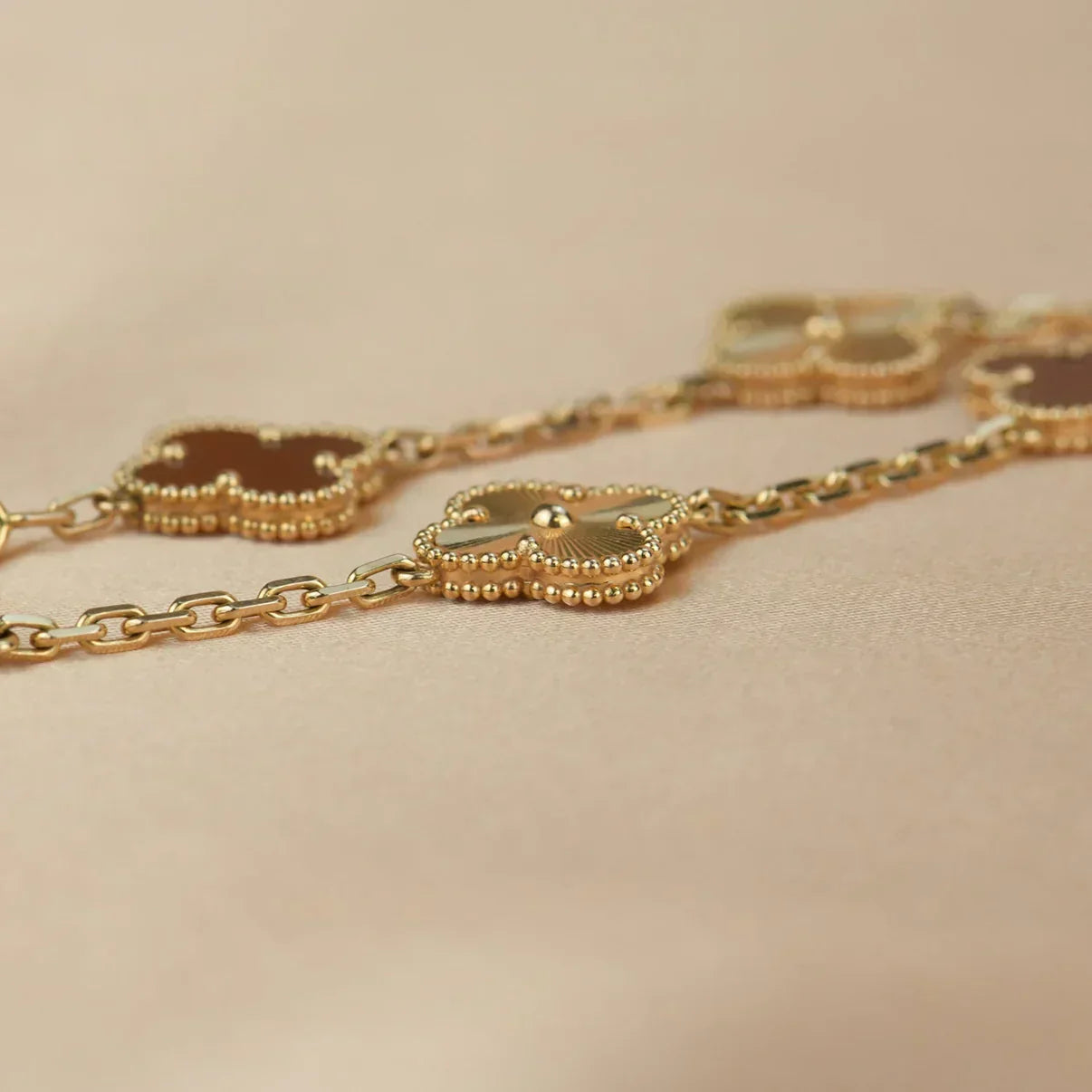[✨Rose💎] CLOVER 5 MOTIF RED CORNELIAN BRACELET COLLECTION