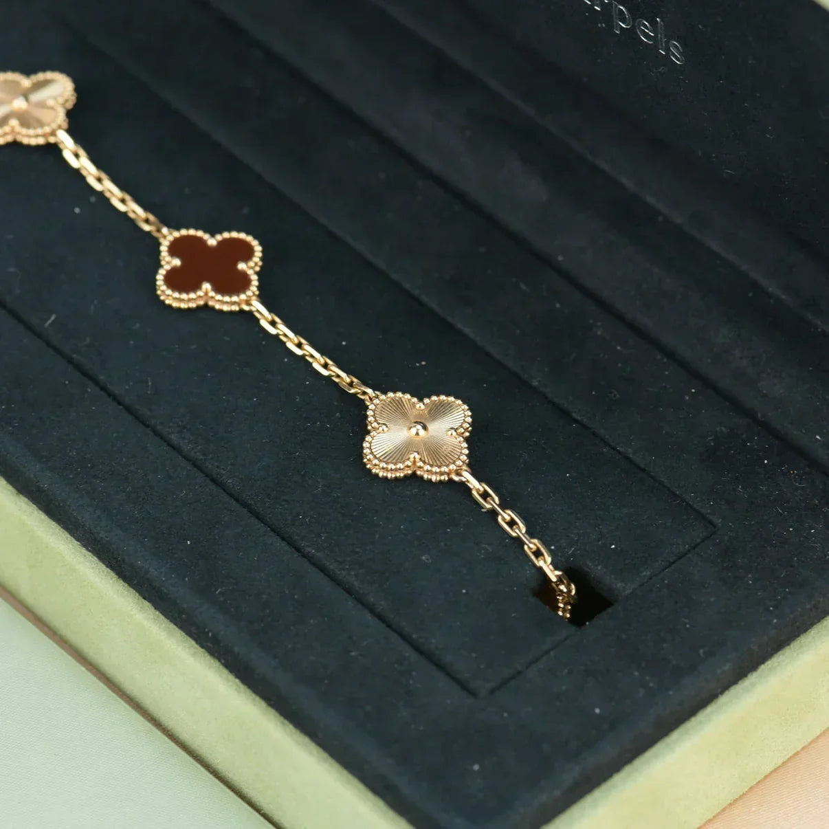 [✨Rose💎] CLOVER 5 MOTIF RED CORNELIAN BRACELET COLLECTION