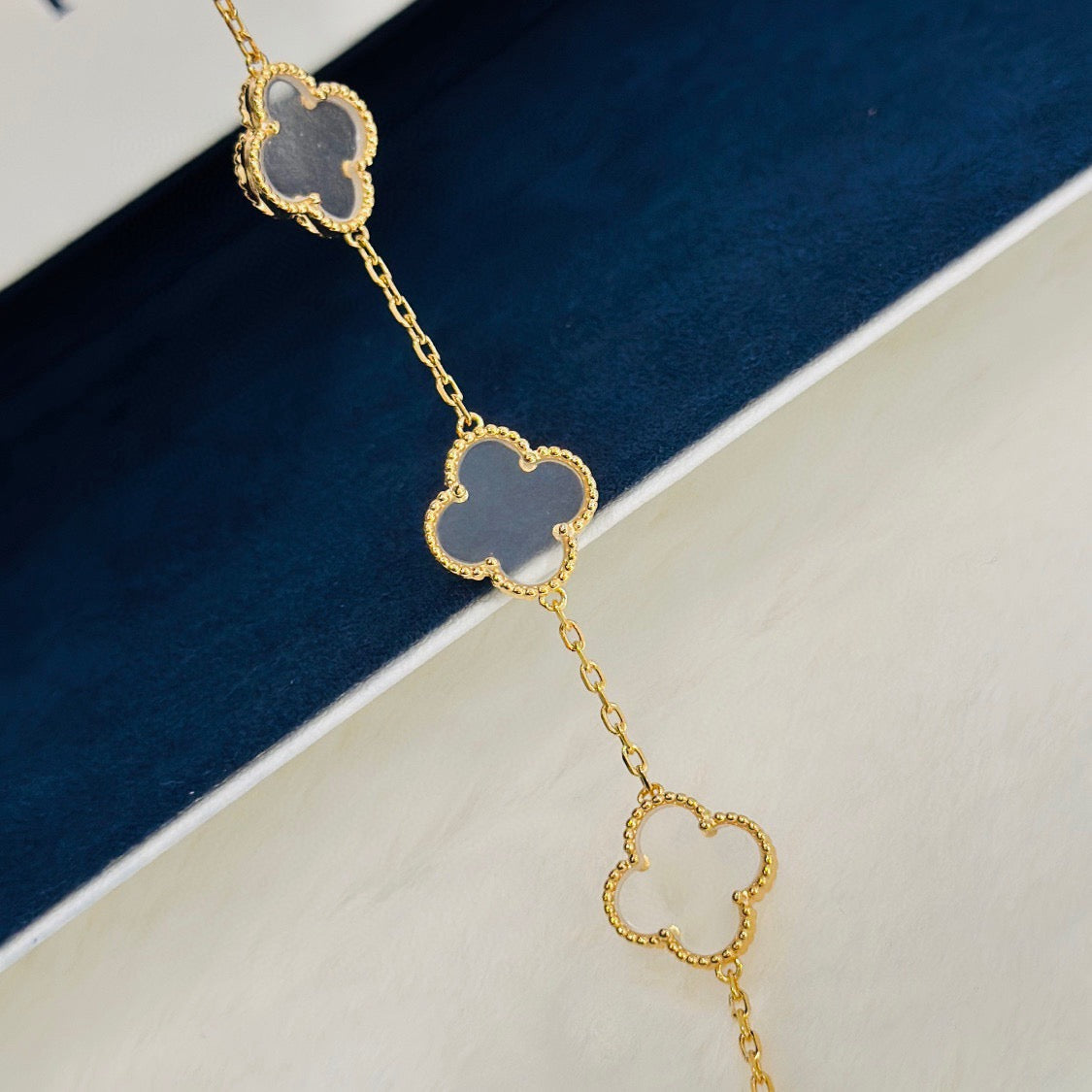 [✨Rose💎]CLOVER 5 MOTIF ROCK CRYSTAL BRACELET