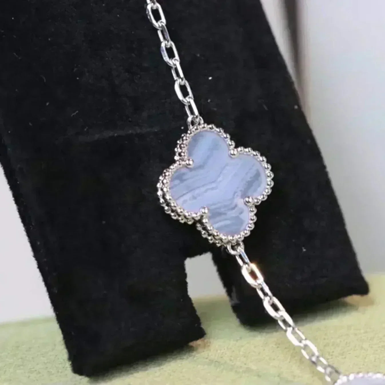 [✨Rose💎] CLOVER 5 MOTIF PURPLE CHALCEDONY BRACELET COLLECTION