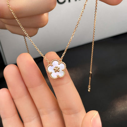 [✨Rose💎]LUCKY  WHITE MOP  PLUM BLOSSOM NECKLACE