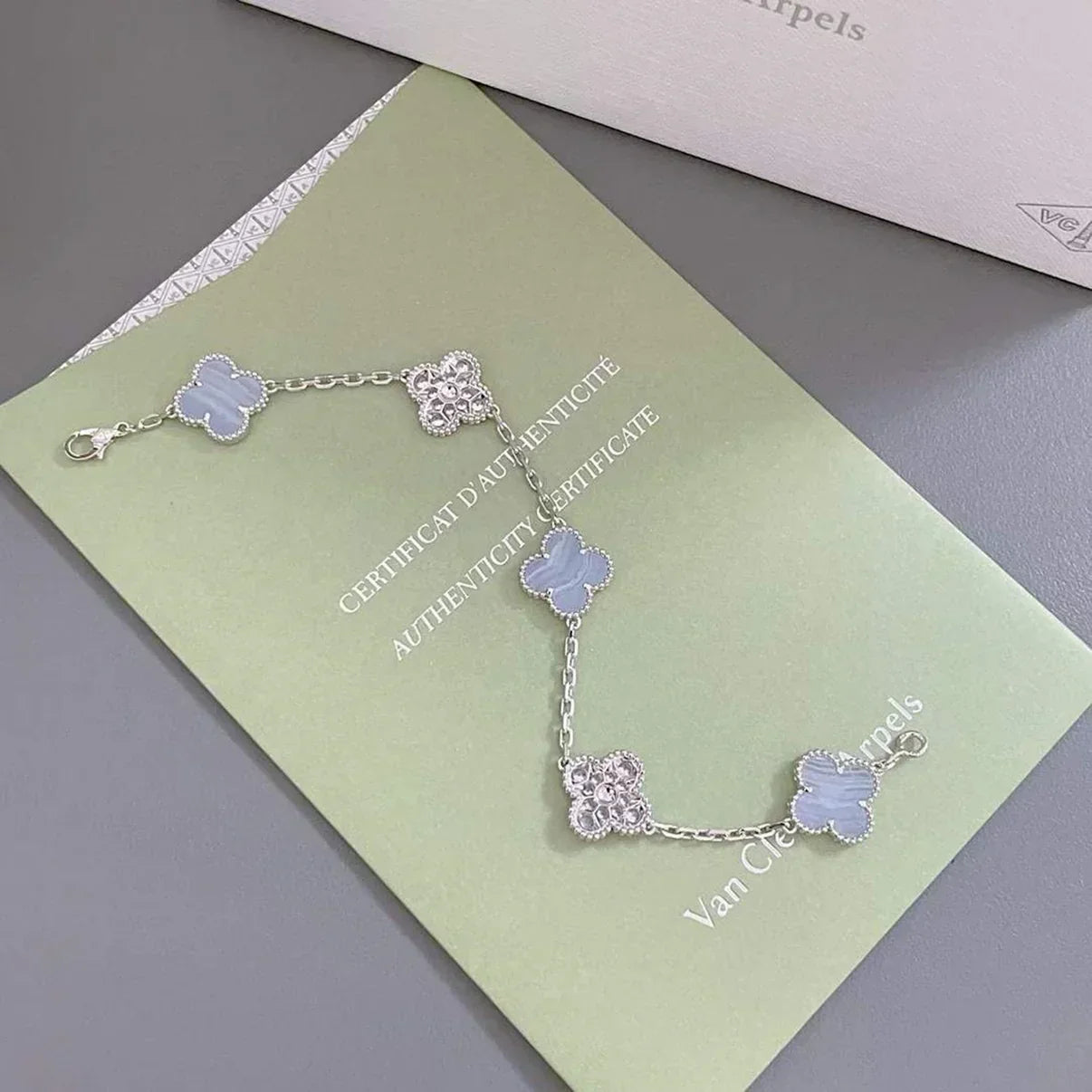 [✨Rose💎] CLOVER 5 MOTIF PURPLE CHALCEDONY BRACELET COLLECTION