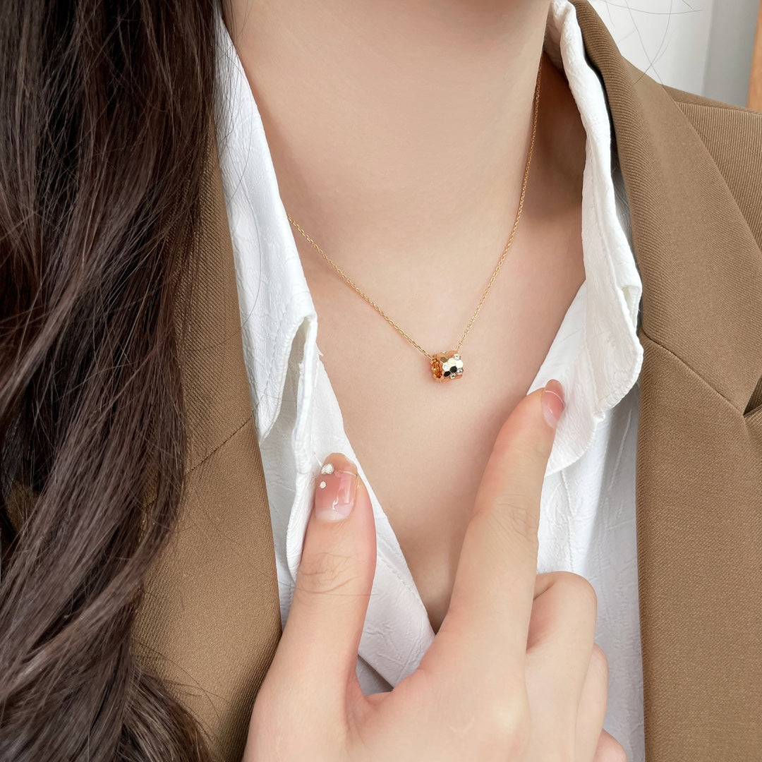 [✨Rose💎]BEE MINI PEDANT DIAMOND NECKLACE