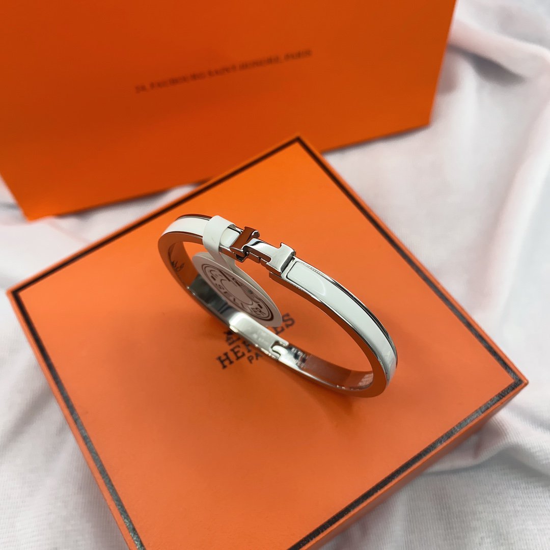 [✨Rose💎]CLASSIC HM CLIC WHITE 8MM ENAMEL BRACELET