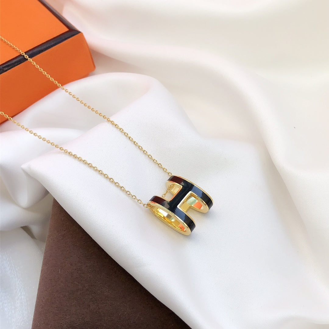 [✨Rose💎]HM CLIC BLACK ENAMEL GOLD NECKLACE