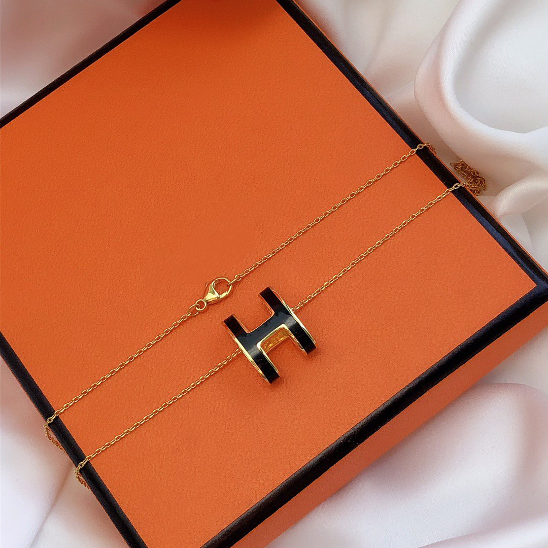 [✨Rose💎]HM CLIC BLACK ENAMEL GOLD NECKLACE