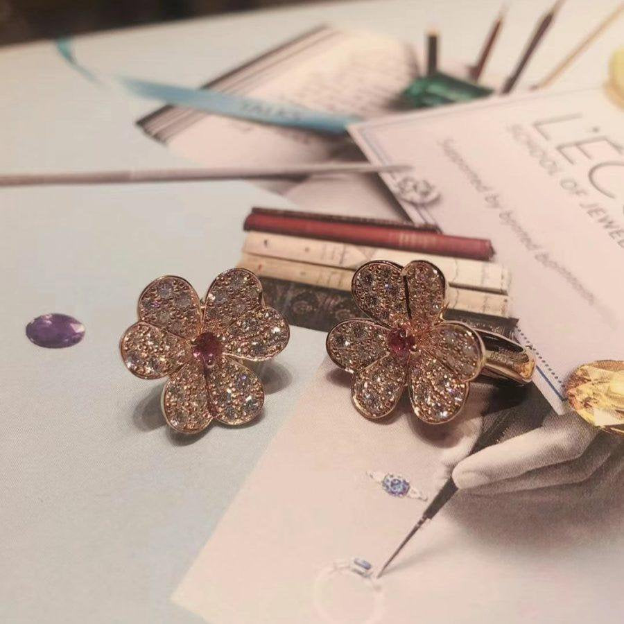 [✨Rose💎]FRIVOLE PINK GOLD FLOWER DIAMOND EARRINGS