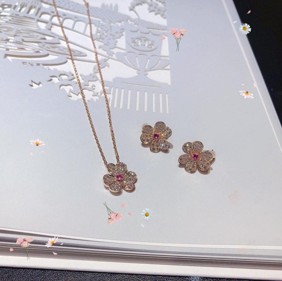 [✨Rose💎]FRIVOLE ROSE GOLD FLOWER DIAMOND NECKLACE