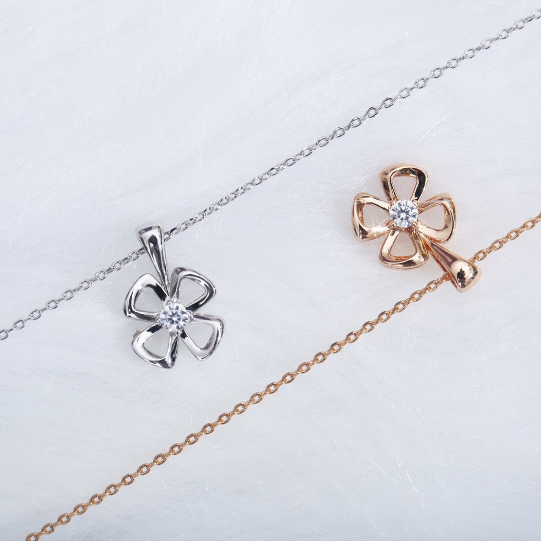 [✨Rose💎]FIOREVER NECKLACE DIAMOND CENTER