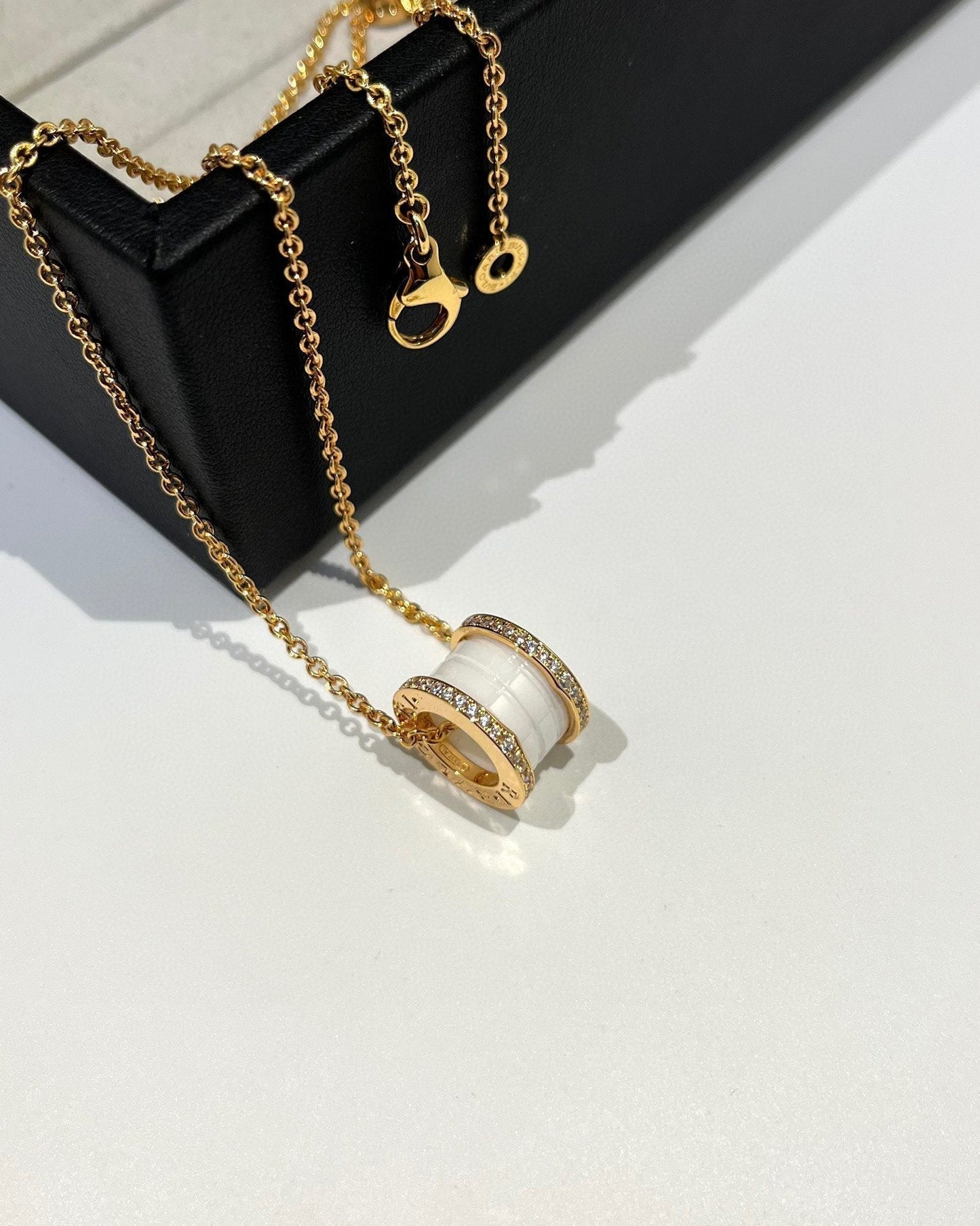[✨Rose💎]ZERO 1 WHITE CERAMIC DIAMOND PINK GOLD NECKLACE